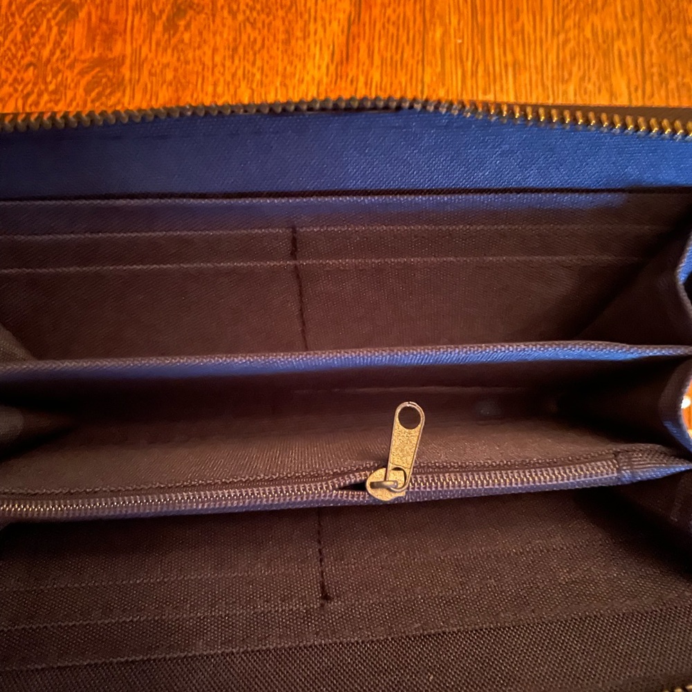 wallet - Picture 4 of 4